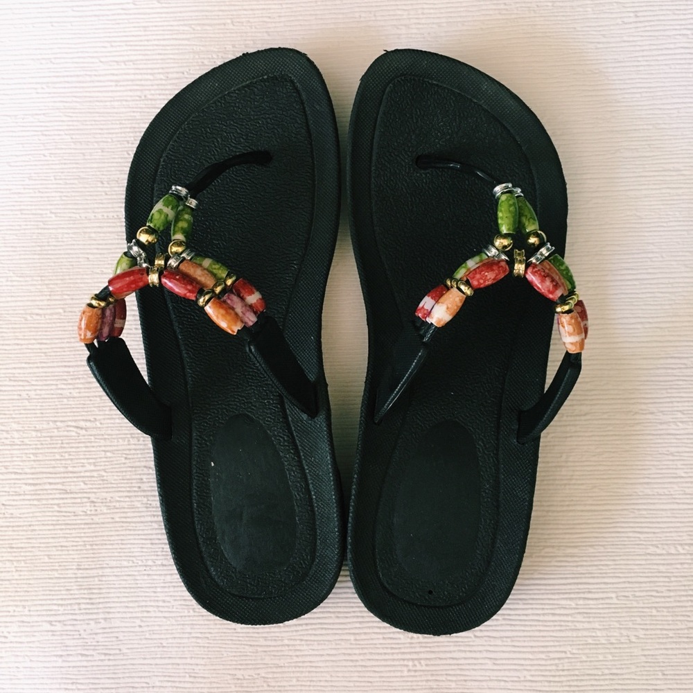 flip flops/ sandals